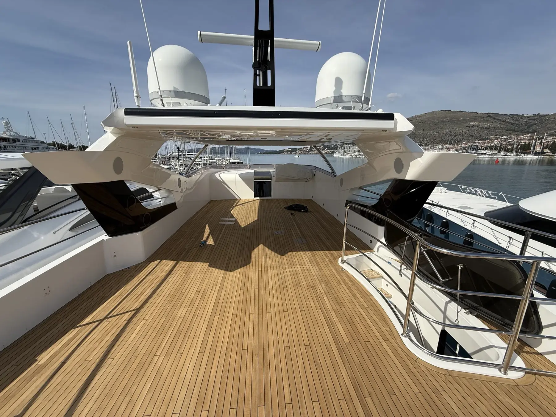 Sunseeker 95 flybridge with the new teak deck
